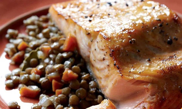 Cá hồi đậu lăng đút lò.