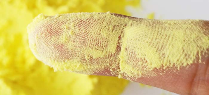 4 cách phân biệt tinh bột nghệ thật