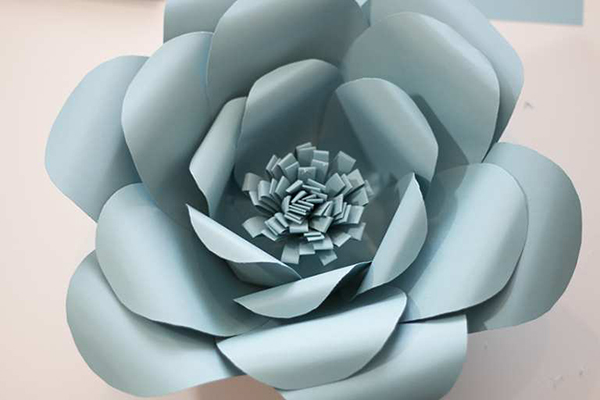 Lam-do-trang-tri-Tet-voi-hoa-giay-handmade-6