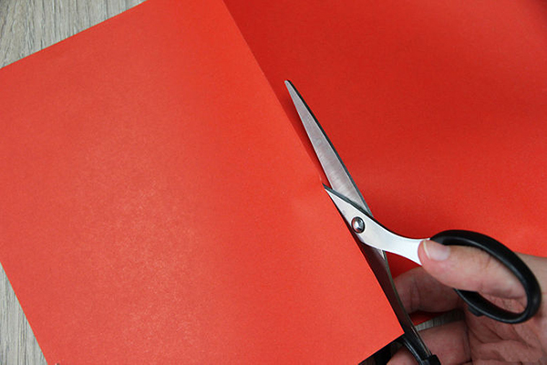 Lam-do-trang-tri-Tet-voi-long-den-handmade-1