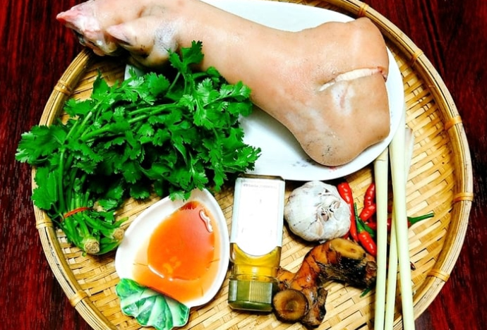 Cách nấu chân giò giả cầy đơn giản - Ảnh 1. Cách nấu chân giò giả cầy đơn giản - Ảnh 1.