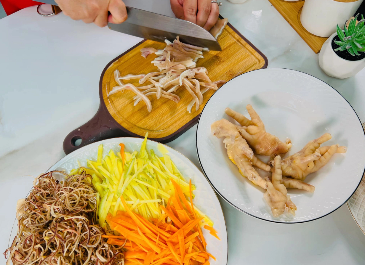 Tết này tha hồ làm đủ món nộm vì đã có công thức sốt trộn nộm cực ngon, nấu 1 lần dùng cả tháng! - Ảnh 5.