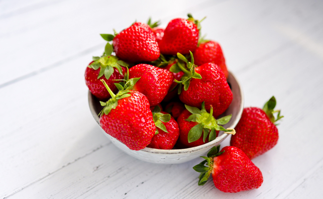 Cách chọn và bảo quản dâu tây ngon ngọt và mọng nước, để cả tuần không thâm nhũn - Ảnh 4.