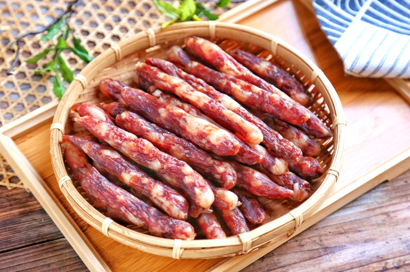 Tự làm lạp xưởng chuẩn bị đón tết - Ảnh 6.