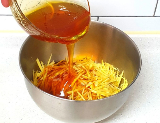Trời lạnh làm si ro gừng mật ong phòng chống cảm cúm - Ảnh 3.