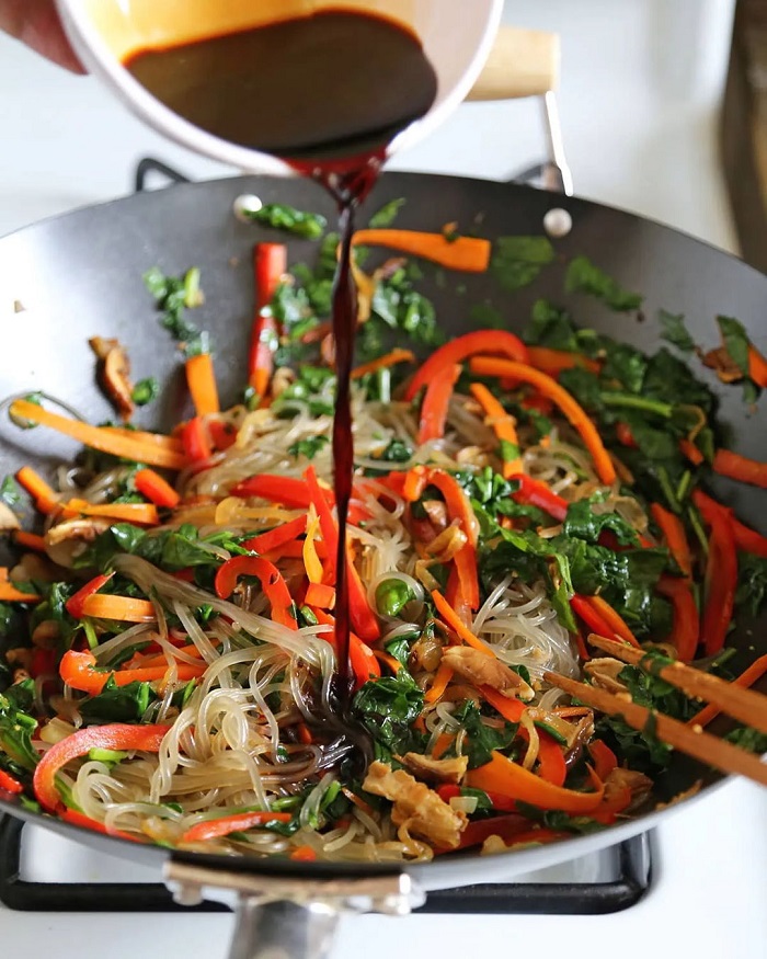 Japchae là món mì ngon nhất châu Á tốt cho sức khỏe Japchae là món mì ngon nhất châu Á tốt cho sức khỏe