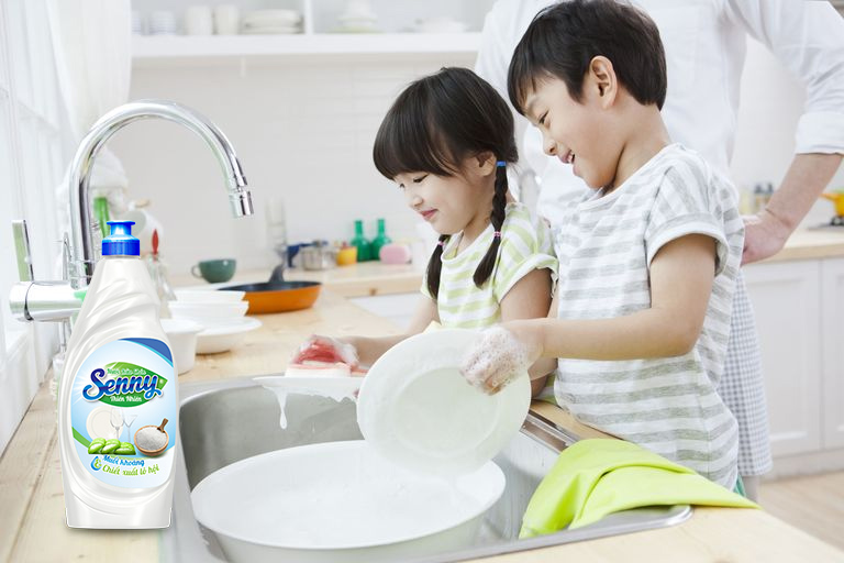 nuoc-rua-chen-senny-sach-diu-cho-chen-dia-be-yeu-4