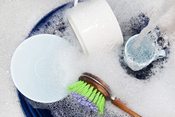 sach-khuan-an-toan-an-tam-phong-benh-voi-nuoc-rua-chen-senny-5