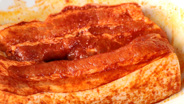 Thịt ba chỉ nướng lắc sả tắc: Hương vị cực lạ, càng ăn càng cuốn - Ảnh 2.