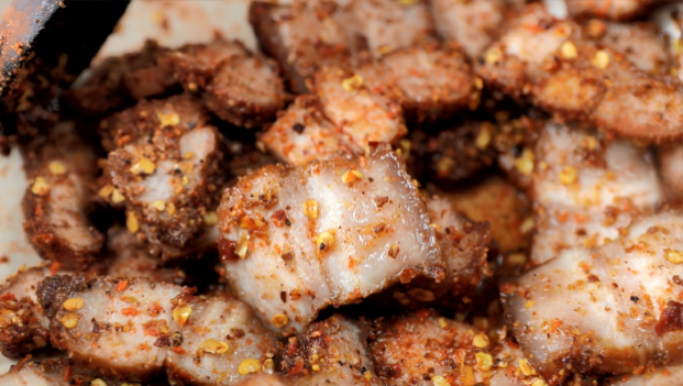 Thịt ba chỉ nướng lắc sả tắc: Hương vị cực lạ, càng ăn càng cuốn - Ảnh 4.