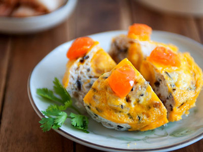 mach-chi-em-cach-lam-mon-thit-chung-trung-muoi-thom-ngon-moi-1