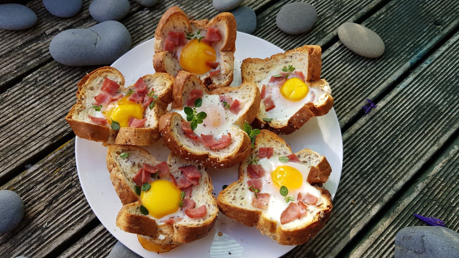 banh-mi-nuong-thit-hun-khoi-du-chat-cho-bua-sang-1