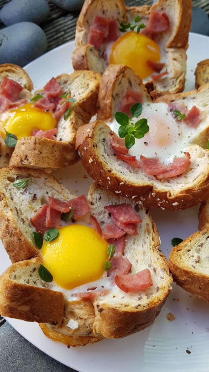 banh-mi-nuong-thit-hun-khoi-du-chat-cho-bua-sang-2