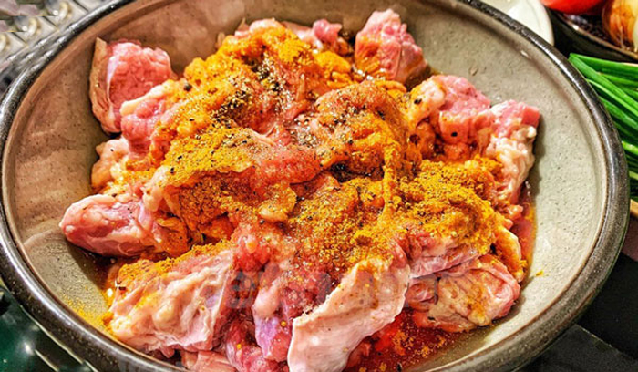 banh-mi-sot-vang-thom-ngon-dung-dieu-4