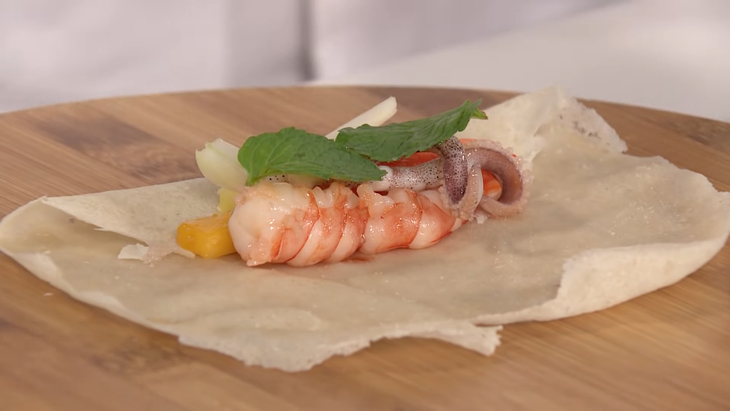 cha-gio-hai-san-thom-ngon-5