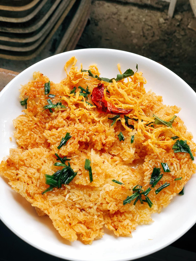 Cách làm cơm cháy mỡ hành bằng nồi chiên không dầu cực giòn ngon