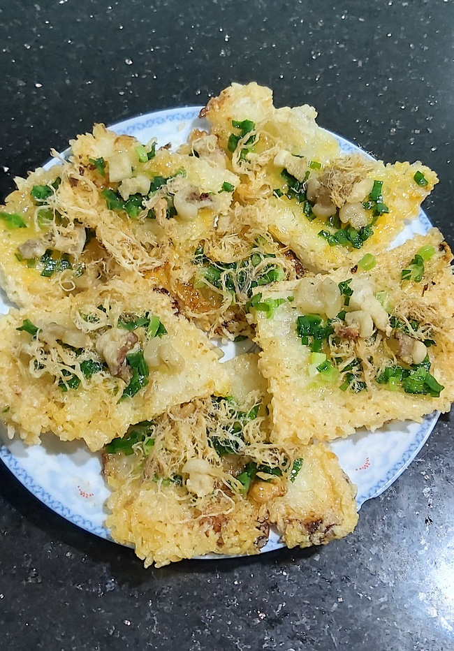 Cách làm cơm cháy mỡ hành bằng nồi chiên không dầu cực giòn ngon