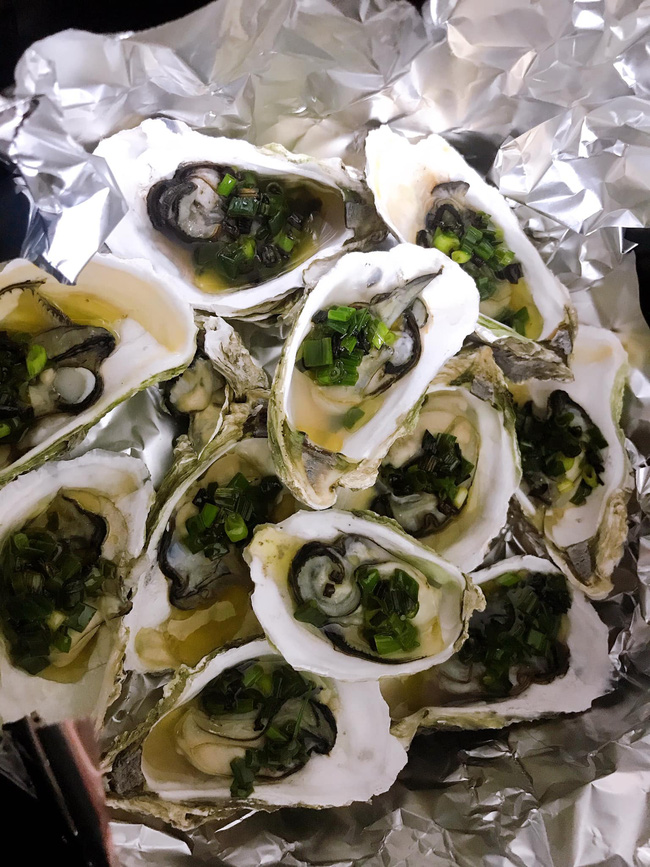 hau-nuong-mo-hanh-ngon-bang-noi-chien-khong-dau-4