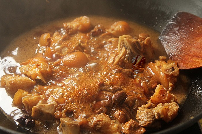 chế biến chân giò om