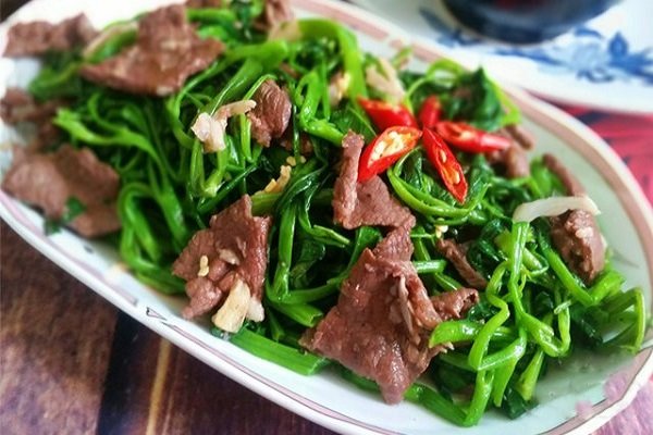 thị bò xào rau muống