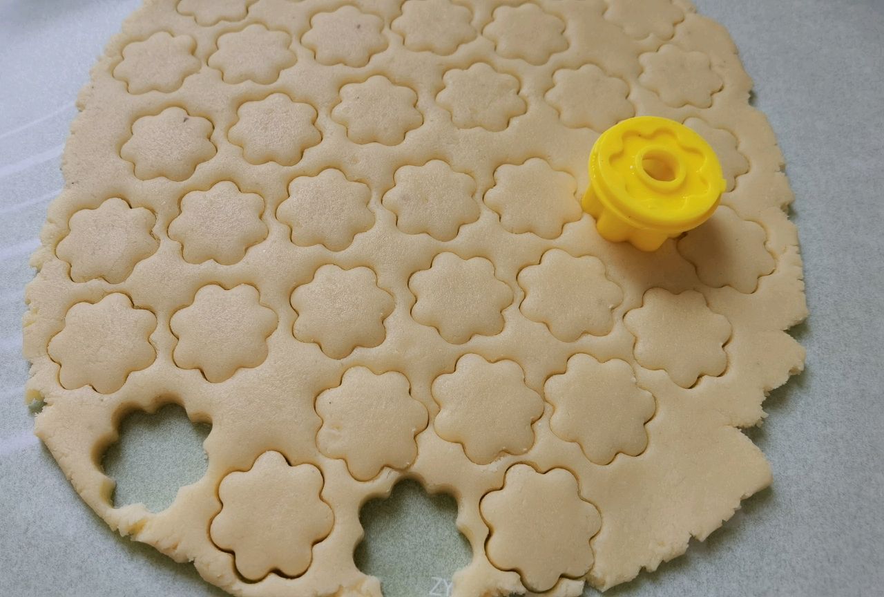 Tết mà có bánh hoa đào chua chua ngọt ngọt lại thơm nức này tiếp khách thì đúng là chuẩn không cần chỉnh! - Ảnh 7.