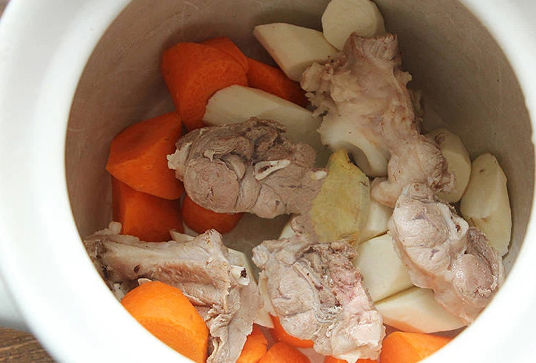 Nhà có F0 hoặc cựu F0, chị em nhớ thường xuyên nấu món canh này để bồi bổ cơ thể, mau khỏi bệnh nhé! - Ảnh 8.