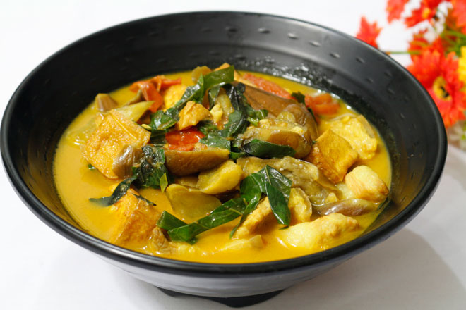 mon-canh-day-du-thit-rau-chua-chay-cho-bua-toi-5