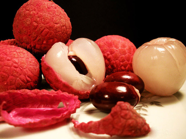 Quả vải thơm ngon với lớp cùi ngon, thơm, ngọt mát.