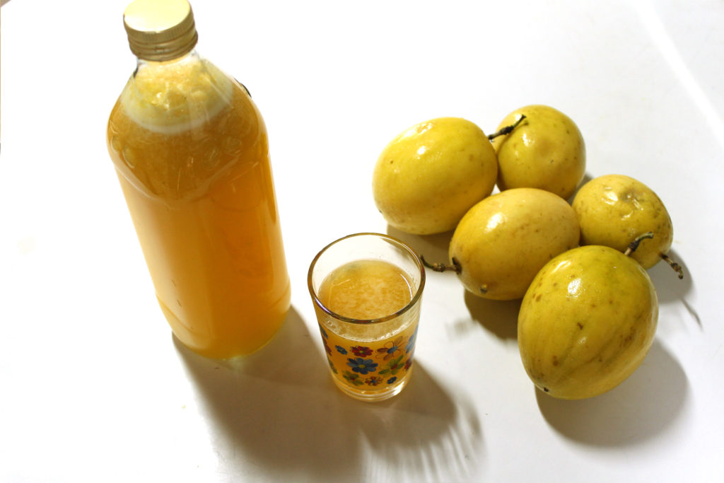 Quả chanh leo vỏ vàng có nguồn gốc từ Sirilanca, Urganda và Hawaii. 