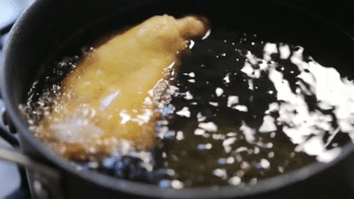 Bí quyết chiên cá tẩm bột giòn tan bên ngoài, mềm ẩm bên trong - Ảnh 6.