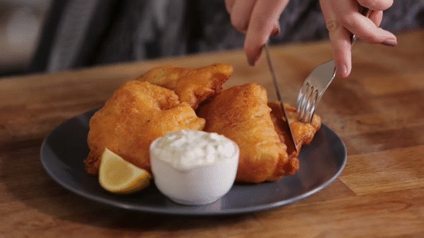 Bí quyết chiên cá tẩm bột giòn tan bên ngoài, mềm ẩm bên trong - Ảnh 7.