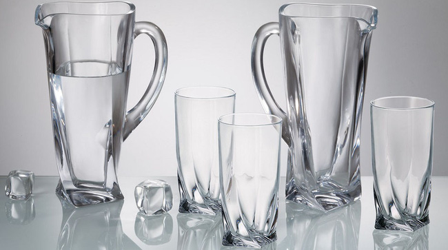 Làm sạch ly thủy tinh lúc nào cũng trông y như mới, tưởng khó mà dễ - Ảnh 2.