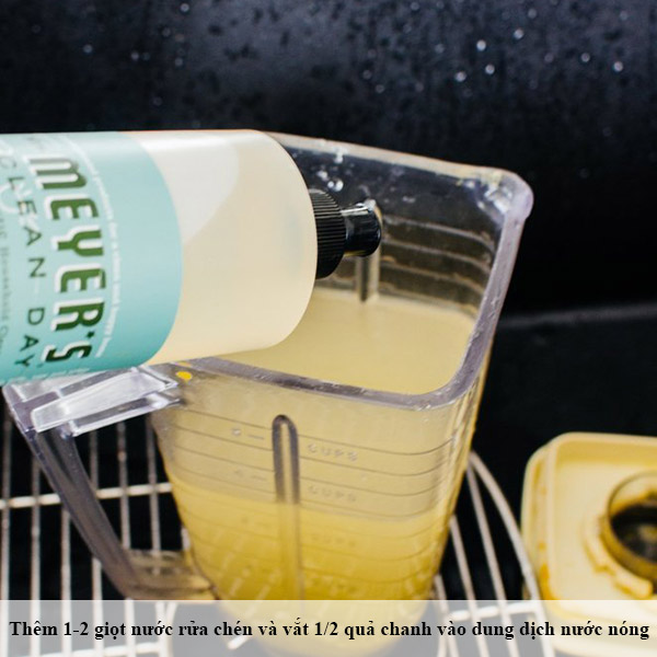 Chỉ cần 30 giây làm sạch máy xay sinh tố mà không bị ướt tay