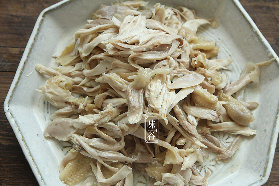 Muốn làm gà xé chua ngọt ngon, luộc gà nhất định phải biết mẹo vặt này - 5