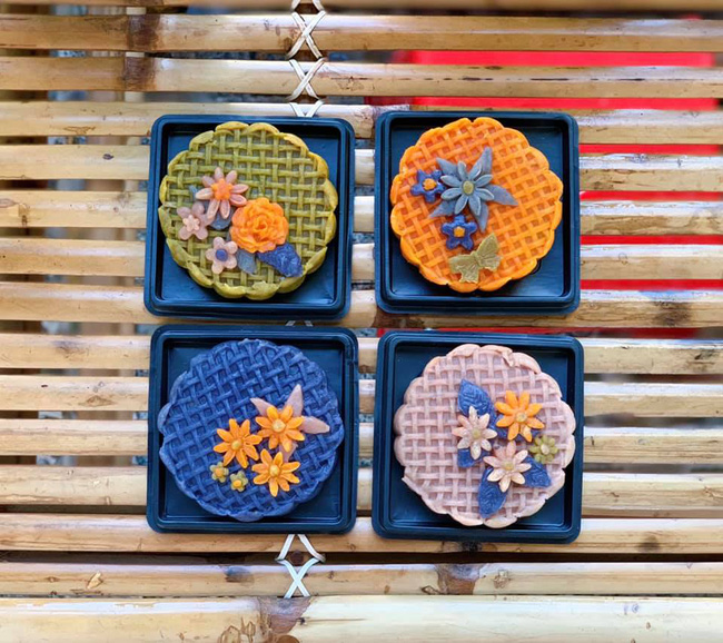 9x gây bão cộng đồng bếp với chia sẻ cách làm bánh Trung thu hiện đại từ những sắc màu tự nhiên của cỏ cây hoa lá - Ảnh 4.