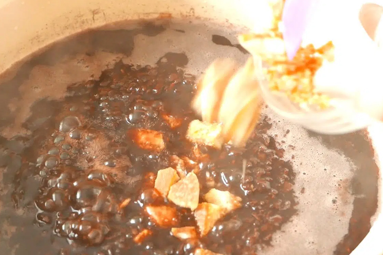 Hễ mùa đông tới là mẹ tôi nấu món chè này cho cả nhà, ăn vừa ấm nóng ngon lành lại tốt cho da dẻ - Ảnh 5.