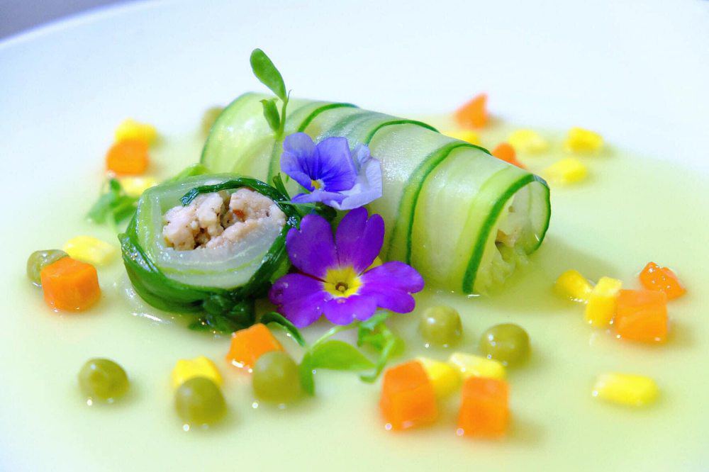 Chàng trai 10 hoa tay, nấu ăn như vẽ tranh, 6 năm tự nấu ăn, ăn một mình - 5