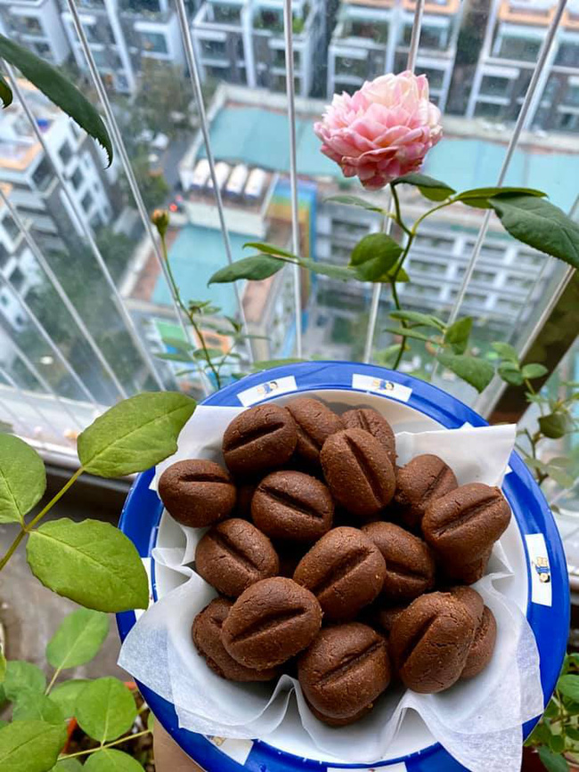 Bánh cookie hình hạt cà phê thơm nức mũi lại làm được bằng nồi chiên không dầu - Ảnh 6.
