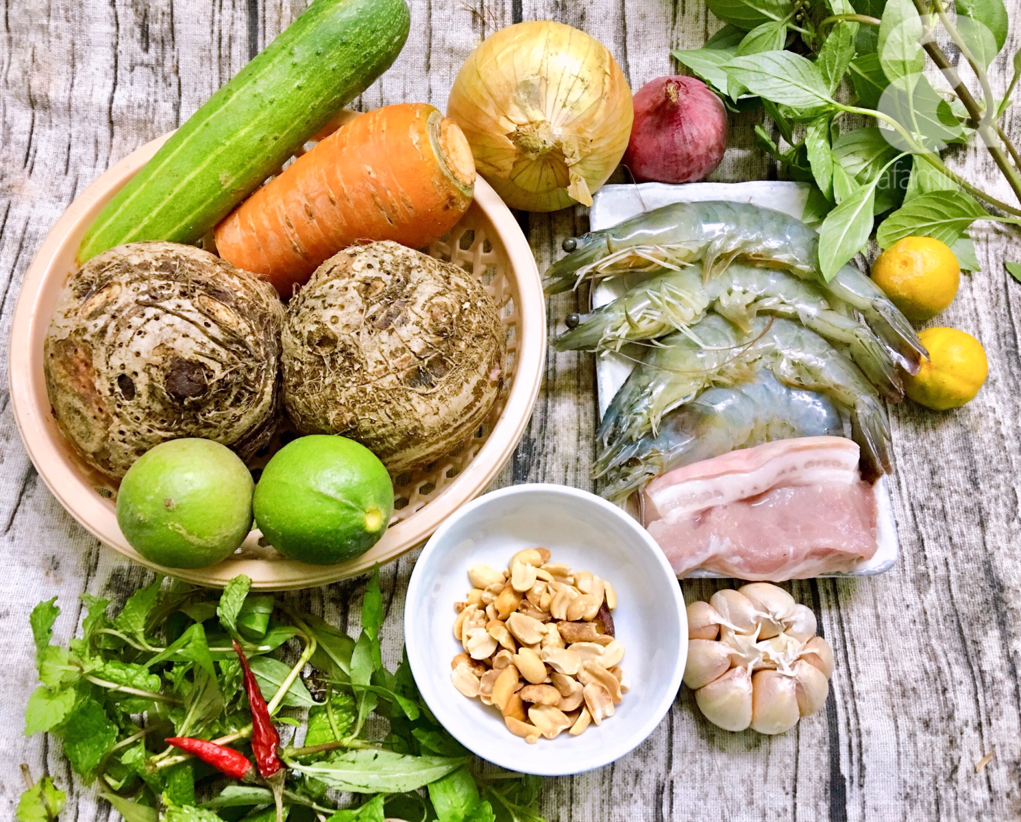 nộm khoai môn chiên giòn thơm 