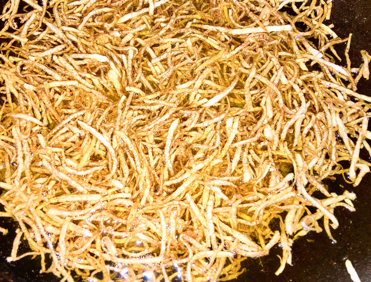 nộm khoai môn chiên giòn