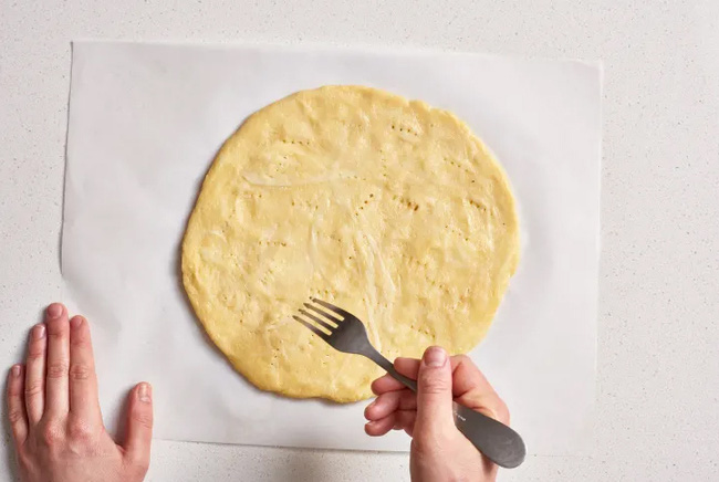 Pizza không tinh bột dành cho những người ăn theo chế độ Lowcarb: Chỉ mất 30 phút chế biến, chị em đã có thể ăn đẫy miệng mà chẳng lo phá vỡ lộ trình ăn kiêng! - Ảnh 8.
