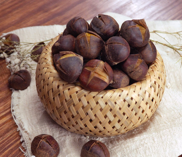 Có một loại hạt được coi là &quot;chân ái của mùa đông&quot;, rang chín hay làm sữa đều được, hương vị đảm bảo tuyệt đối &quot;nức lòng&quot; - Ảnh 2.