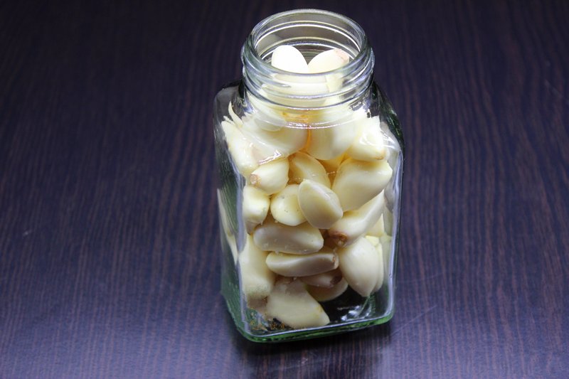 Ba cách bảo quản tỏi hiệu quả và tiện lợi mà các chị em nội trợ không nên bỏ qua - Ảnh 3.