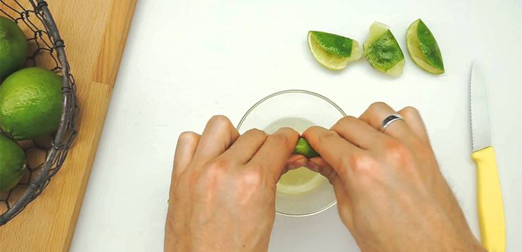 vệ sinh bếp từ