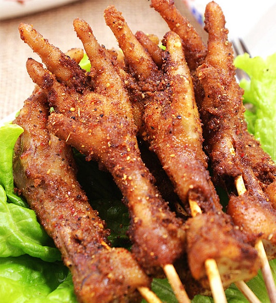 Thành phẩm món chân gà nướng muối ớt thơm ngon tuyệt vời.