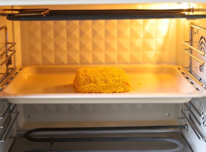 Tuyệt chiêu cho món cá hồi chiên mềm mướt bên trong, giòn thơm bên ngoài - Ảnh 4.