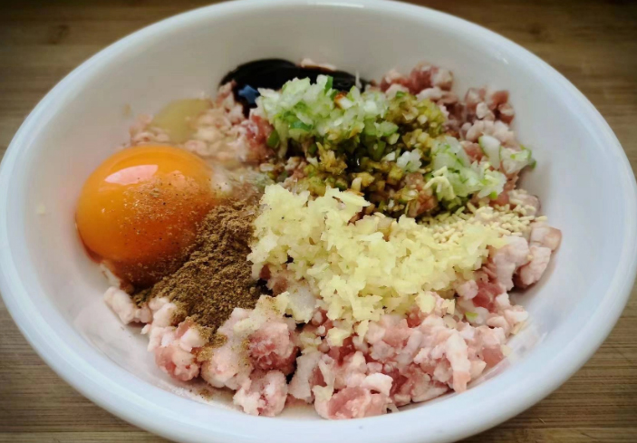 Vẫn là thịt heo xay, nhưng làm thế này thì có ngay món mới thơm ngon bất ngờ! - Ảnh 1.