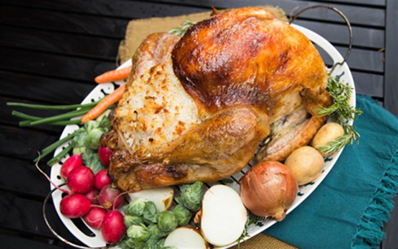 Cách làm gà tây đút lò cho bữa tiệc Giáng sinh ấm áp 7