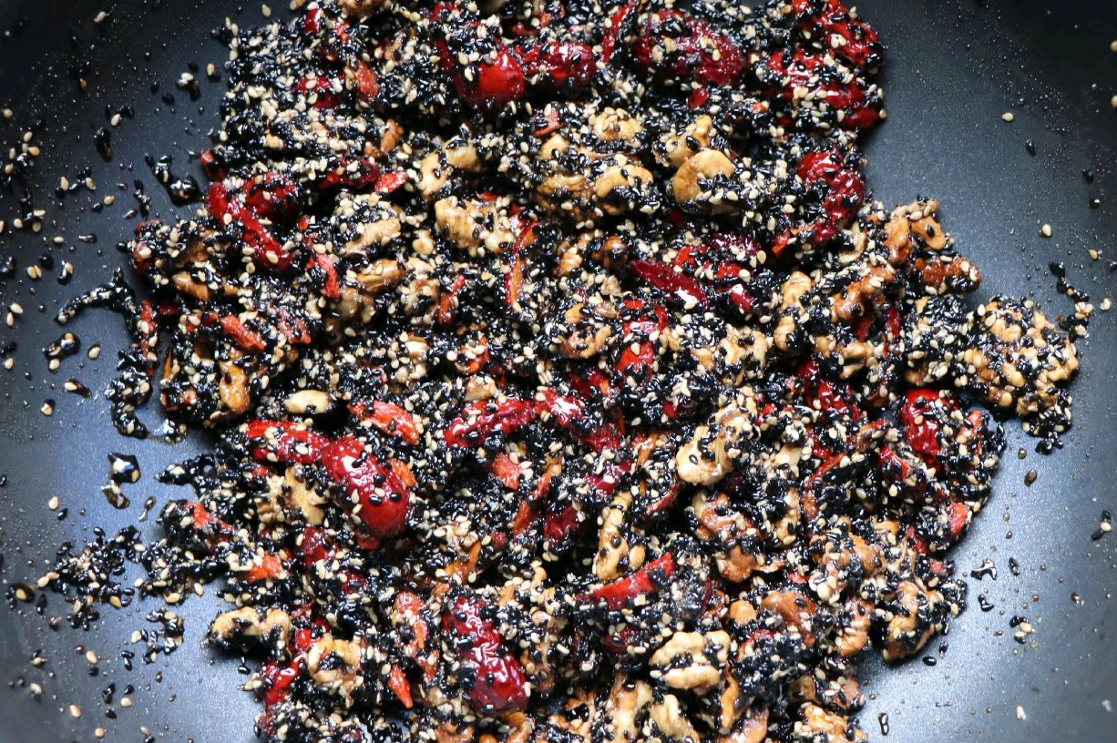 Cách làm kẹo mè táo đỏ cho ngày Tết đơn giản mà ngon afamily