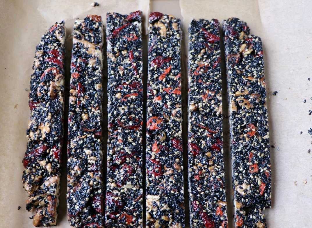 Cách làm kẹo mè táo đỏ cho ngày Tết đơn giản mà ngon afamily